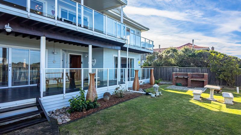 5 Bedroom Property for Sale in Southern Cross Western Cape